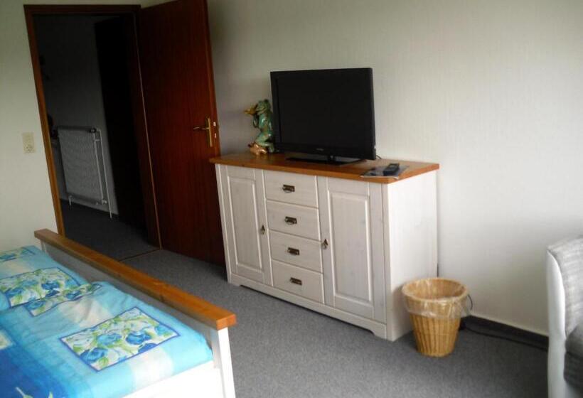 סוויטה נוף לגינה, Room And Kitchen Im Katerberg