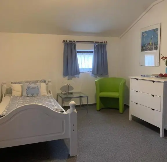 ガーデンビュースイート, Room And Kitchen Im Katerberg