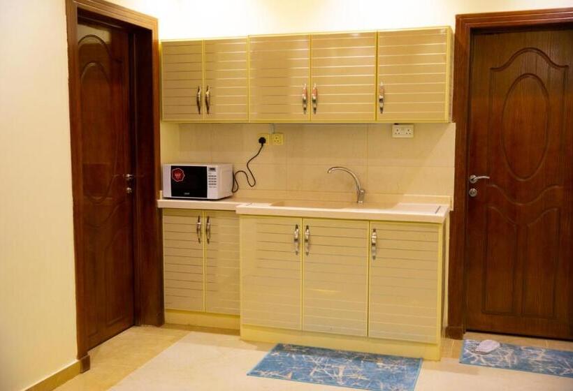 آپارتمان 2 خوابه, فندق بــــاســــيل