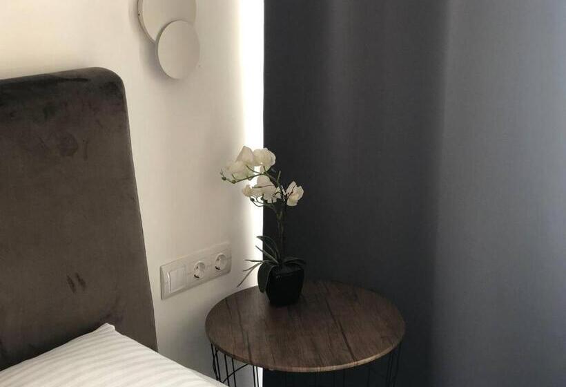 Cameră Economică, Arkadia Beach