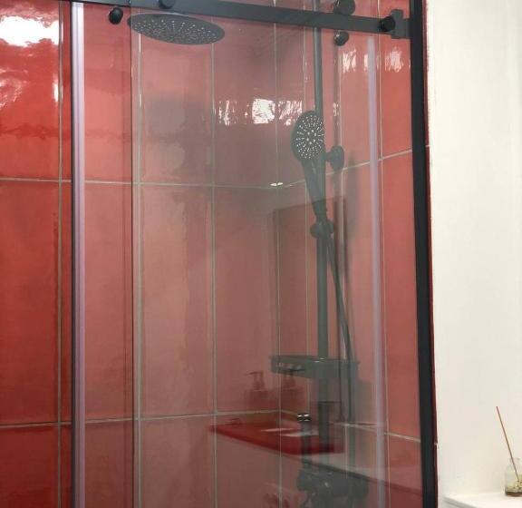 Cameră Economică, Arkadia Beach