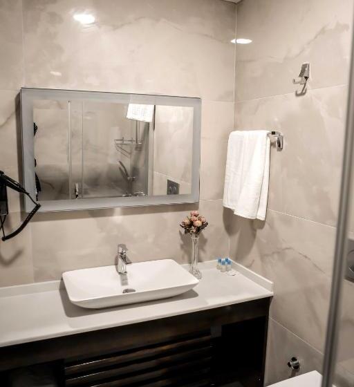 패밀리 룸, Dimen