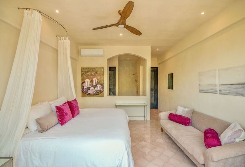 带大床的套房, Lola By Coco B Isla