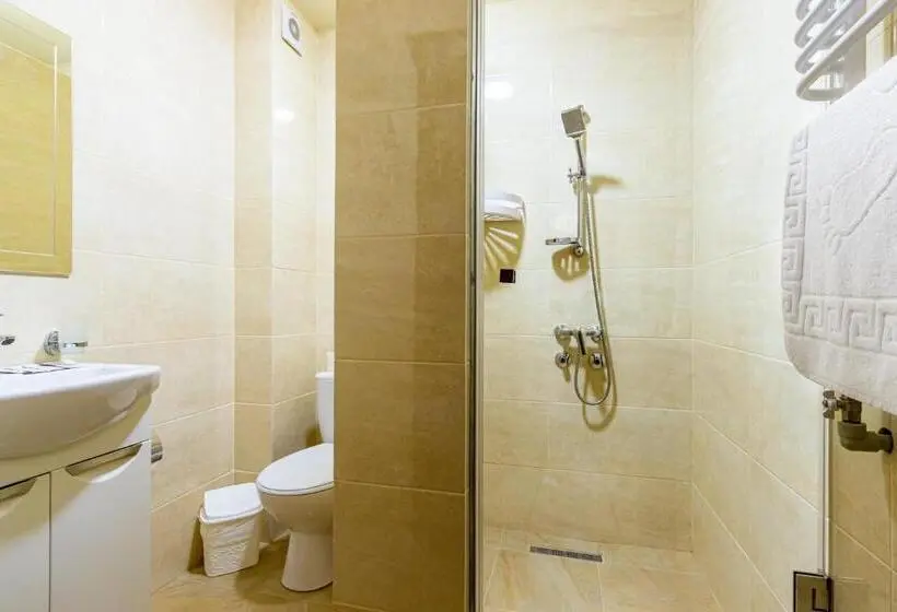Junior Suite, Mirage