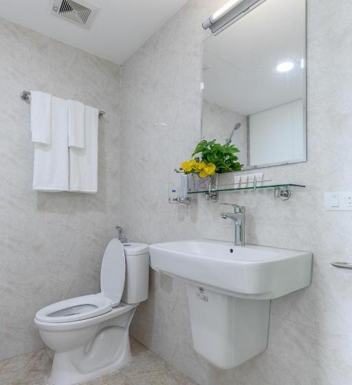 اتاق استاندارد با چشم‌انداز دریاچه, The Lakeview  West Lake Lotus Apartments