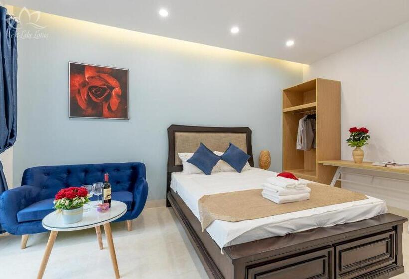 اتاق لوکس, The Lakeview  West Lake Lotus Apartments