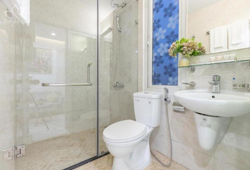 اتاق عادی, The Lakeview  West Lake Lotus Apartments