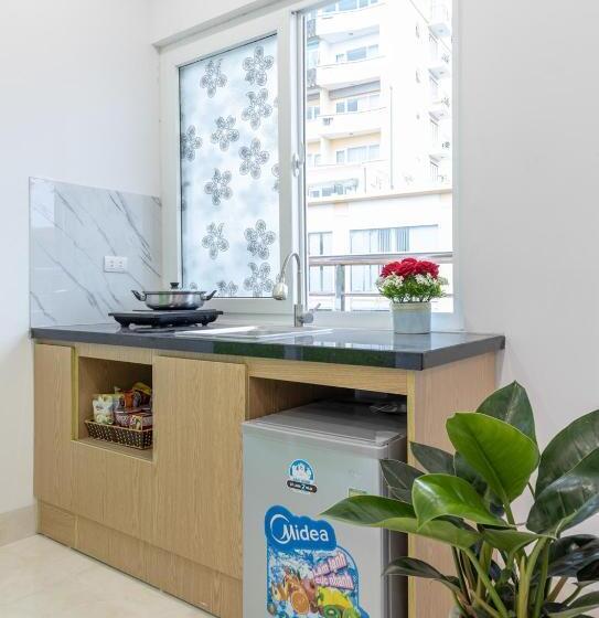 اتاق استاندارد با چشم‌انداز دریاچه, The Lakeview  West Lake Lotus Apartments