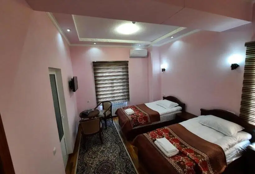 Quarto Deluxe, Vostok