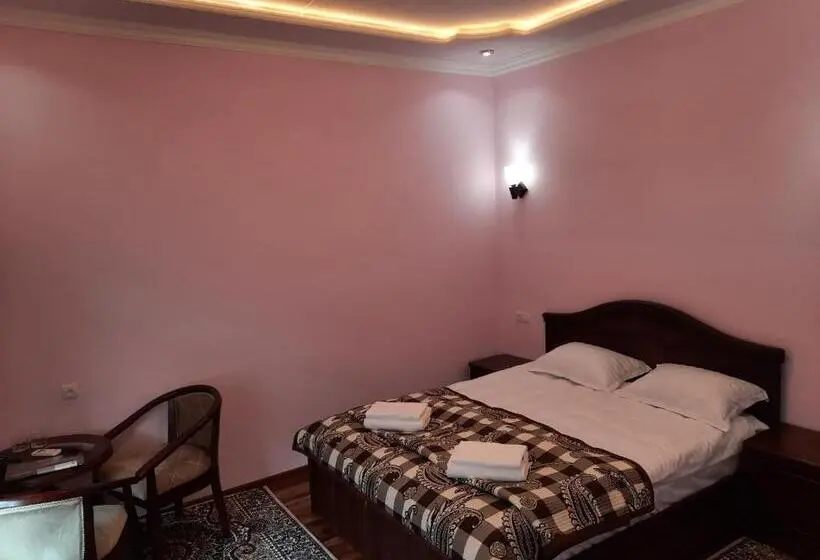 Quarto Triplo Estandar, Vostok