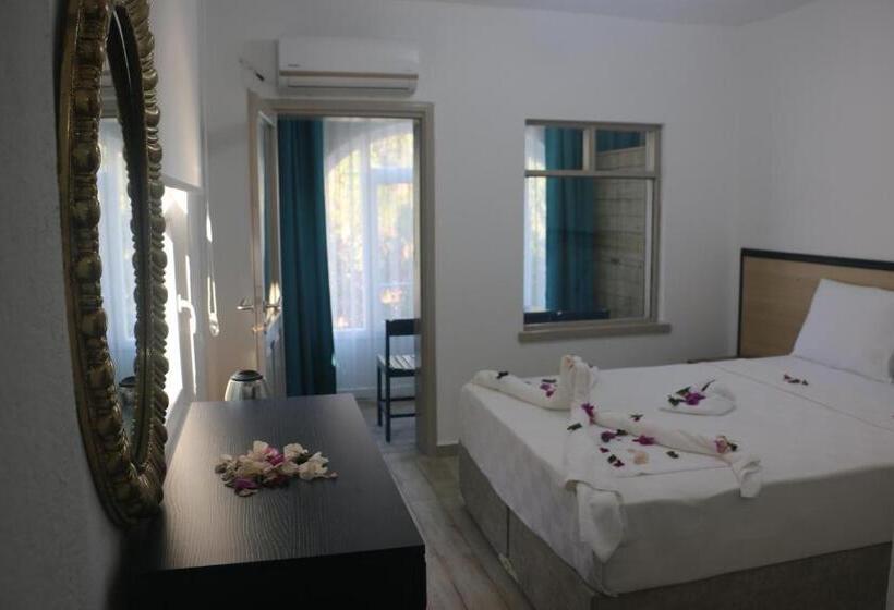 Семейный Номер Вид на Море, Urga Butik Otel & Restaurant