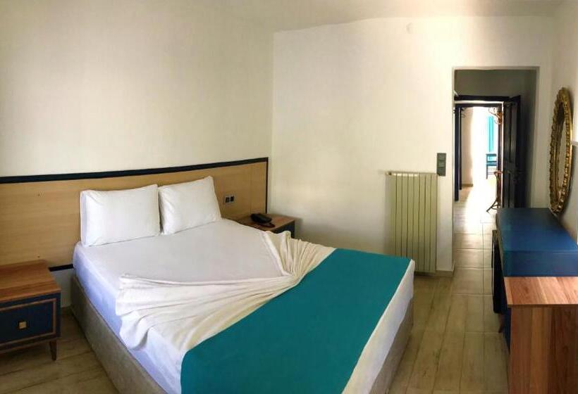 Семейный Номер Вид на Море, Urga Butik Otel & Restaurant