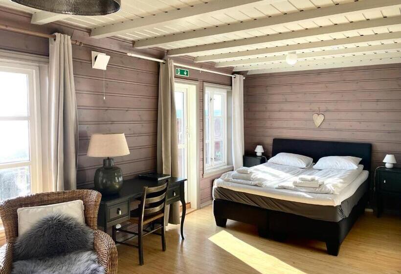 Номер Deluxe Вид на Море с Балконом, Bjørnafjorden Hotell