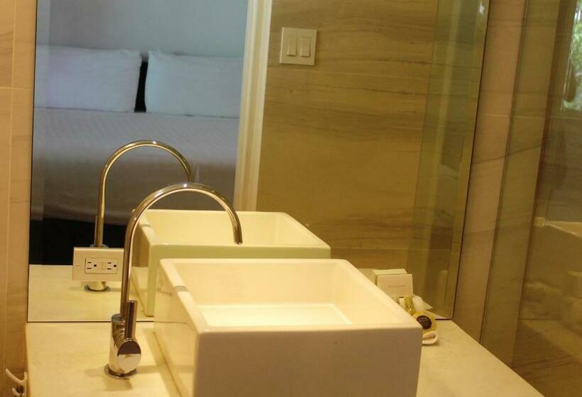 标准间, Albrook Inn