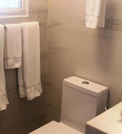 小型套房, Albrook Inn