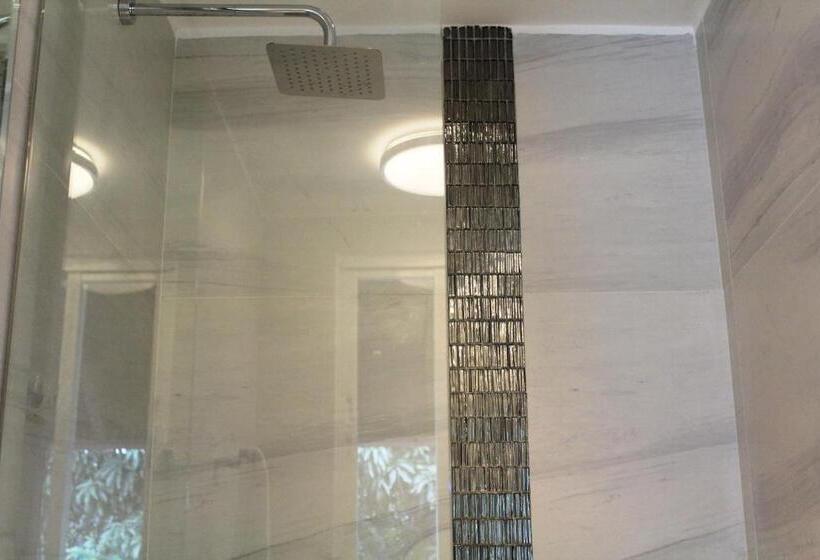 小型套房, Albrook Inn