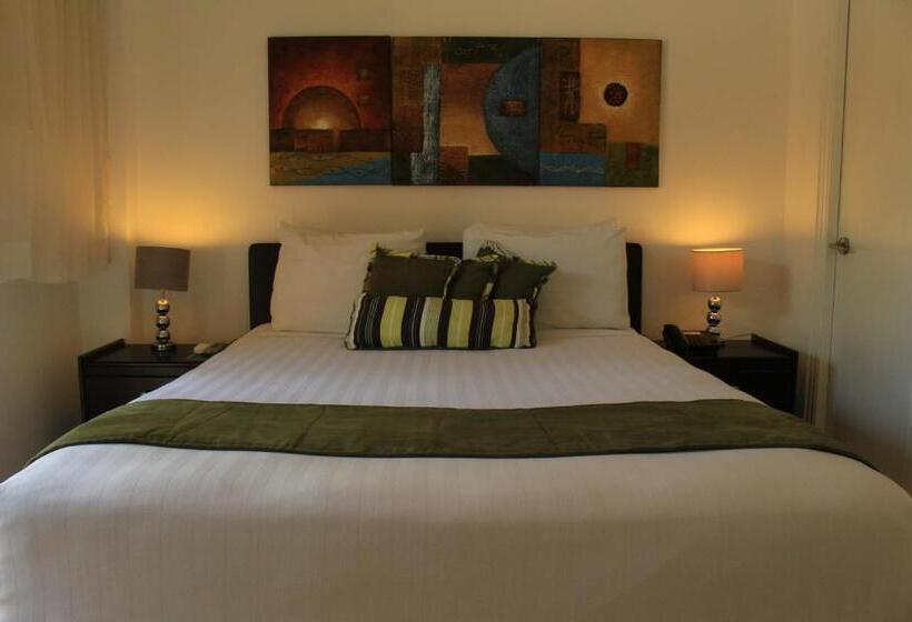 标准单人间, Albrook Inn