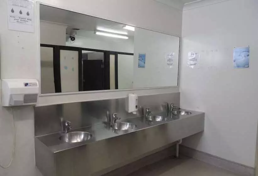 バスルーム共有のシングルスタンダード, All Nations Brisbane   Hostel
