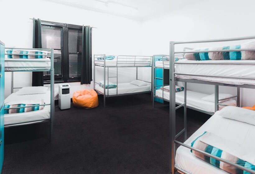 سرير فى غرفة مشتركه, All Nations Brisbane   Hostel
