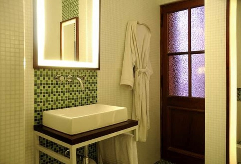 اتاق استاندارد, Babel Boutique