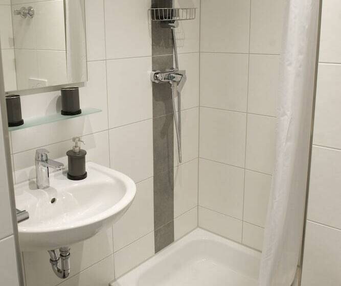 غرفة قياسية, Central Wesseling