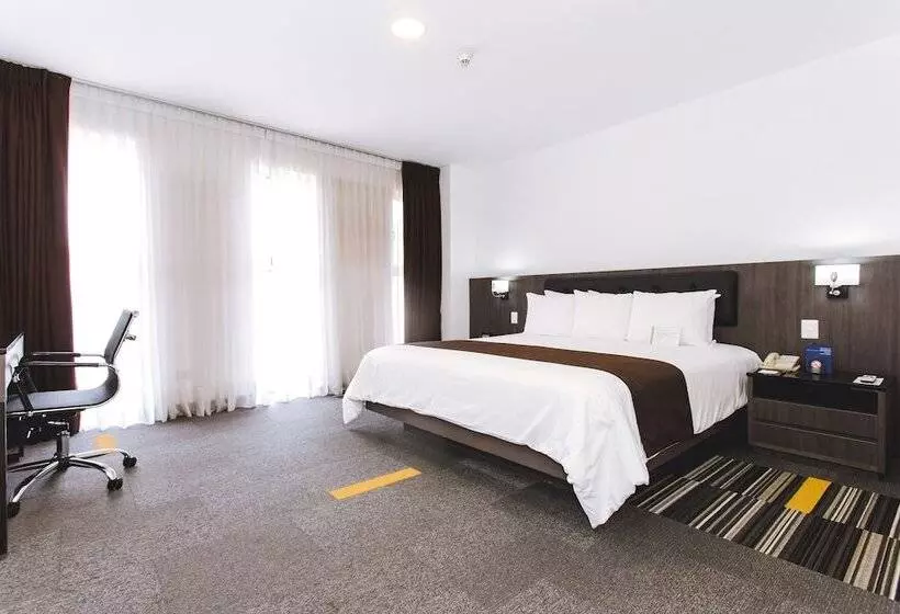 Superior-huone, Costa Del Sol Wyndham Lima Airport