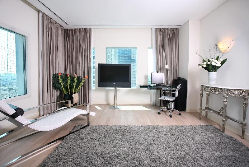جناح جونيور, Crowne Plaza Tel Aviv City Center, An Ihg