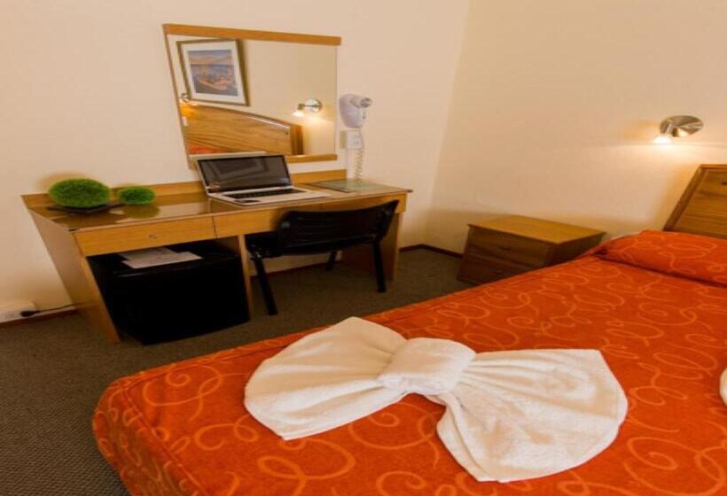 Номер Стандарт Трехместный, España