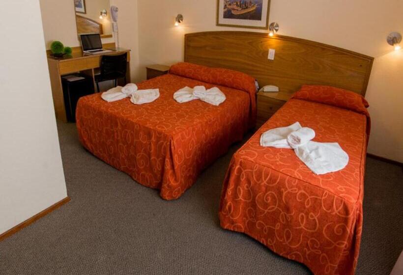 Номер Стандарт Трехместный, España