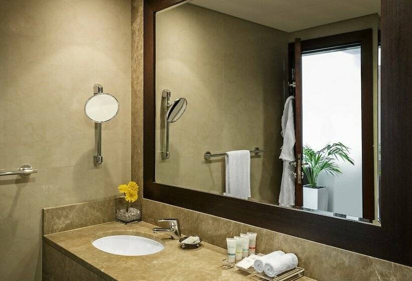Люкс 3 Спальни, Four Points By Sheraton Sheikh Zayed Road