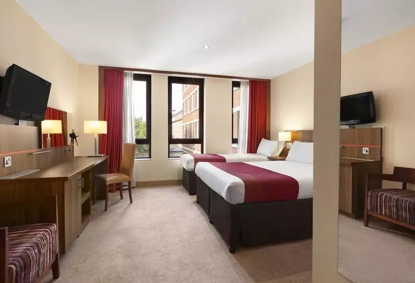 اتاق خانوادگی, Ramada By Wyndham Hounslow  Heathrow East