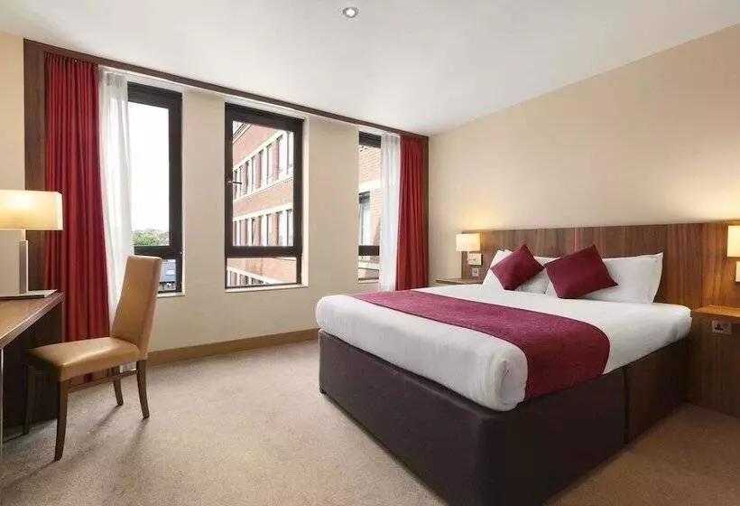 اتاق خانوادگی, Ramada By Wyndham Hounslow  Heathrow East
