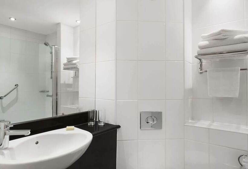 غرفة عائلية, Ramada By Wyndham Hounslow  Heathrow East