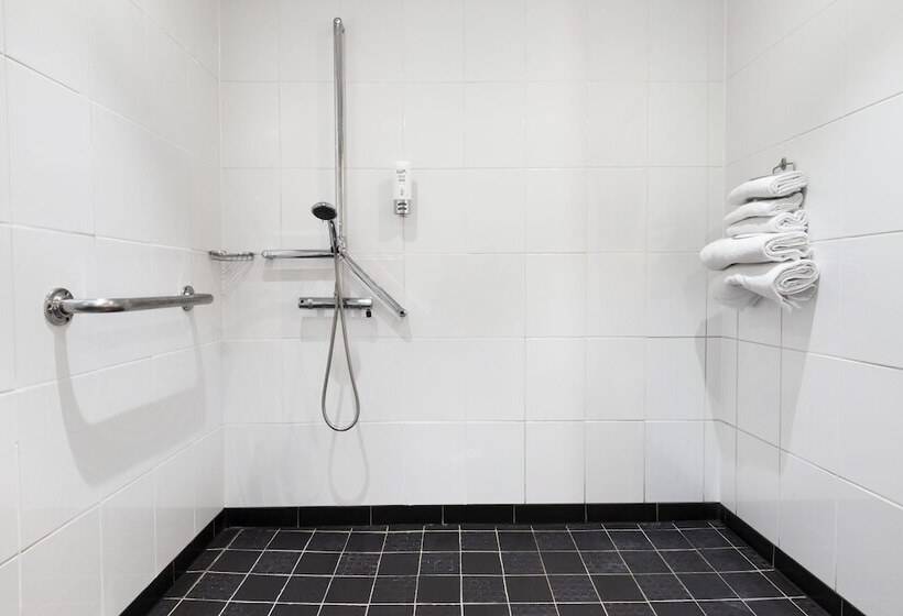اتاق استاندارد برای معلولان, Ramada By Wyndham Hounslow  Heathrow East