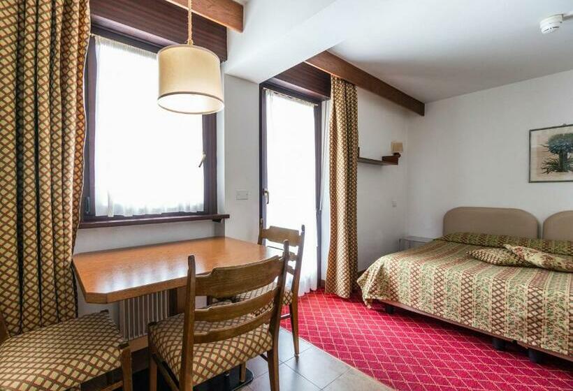 إستديو قياسى مزود بشرفة, Residence Lastei