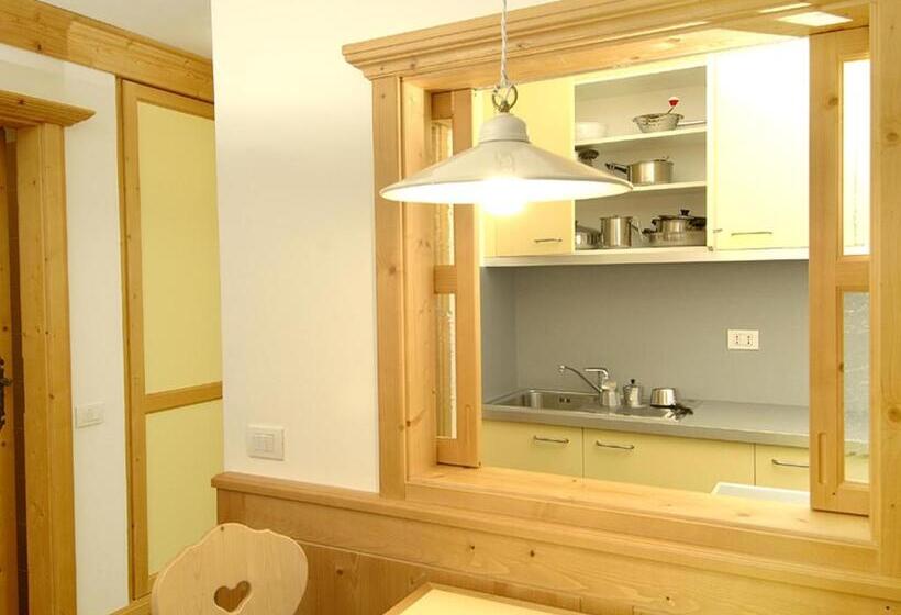 إستديو قياسى مزود بشرفة, Residence Lastei