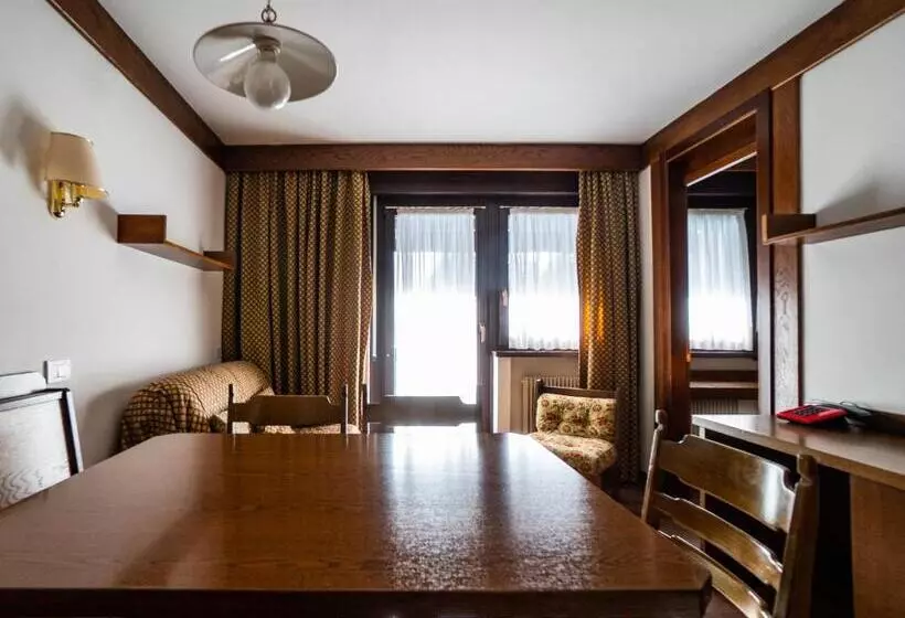 バルコニー付２ベッドルームアパートメント, Residence Lastei