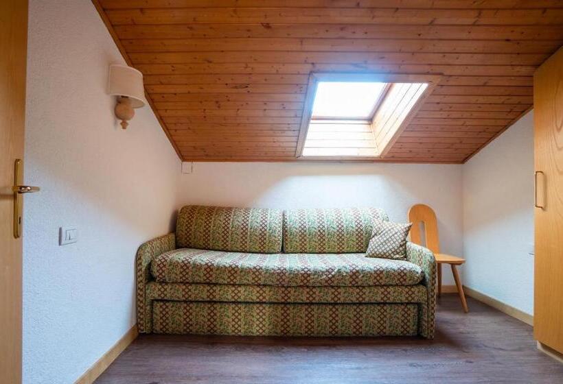 شقة غرفتين نوم مزودة بشُرفة, Residence Lastei