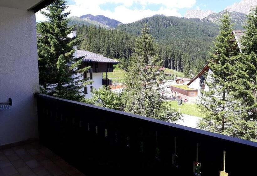 إستوديو سوبيريور, Residence Lastei