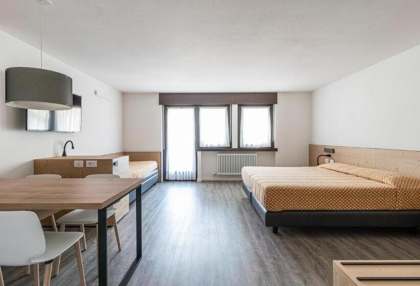 إستوديو سوبيريور, Residence Lastei