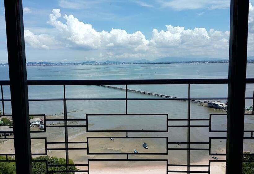 سوییت با چشمانداز دریا, The Zign