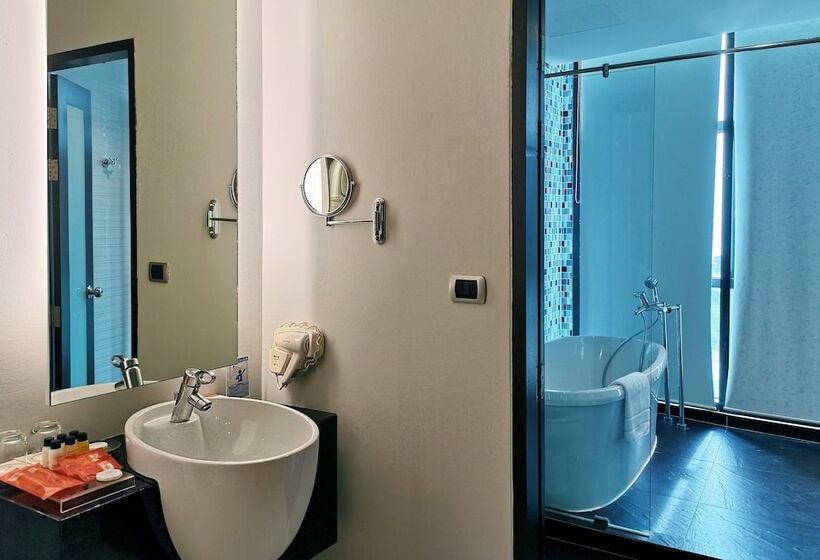 سوئیت سلطنتی 2 خوابه, The Zign