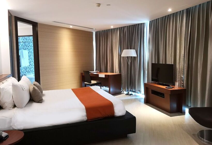 سوئیت سلطنتی 2 خوابه, The Zign