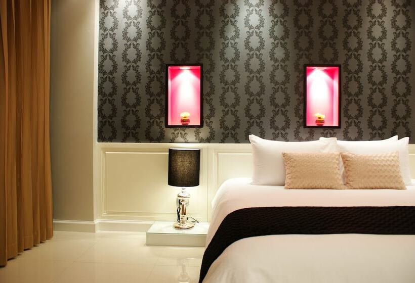 سوییت با چشمانداز دریا, The Zign