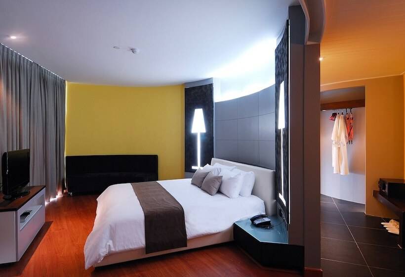 سوییت, The Zign