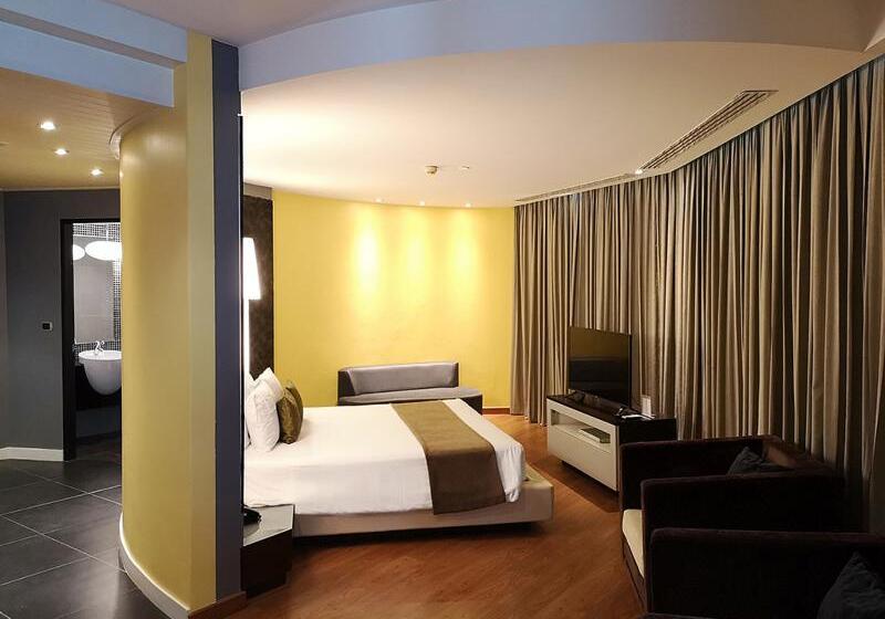 سوییت با چشمانداز دریا, The Zign