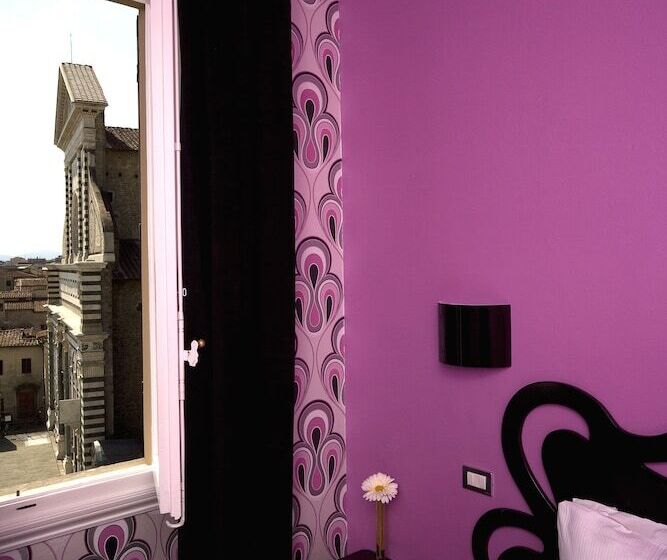 اتاق کلاسیک, Universo