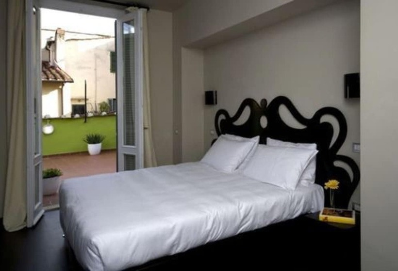 اتاق کلاسیک, Universo