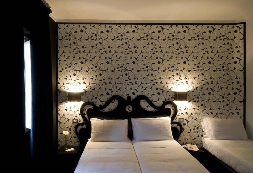 اتاق استاندارد سه نفره, Universo