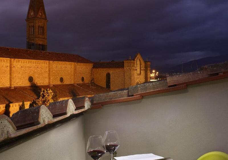 اتاق سوپریور, Universo